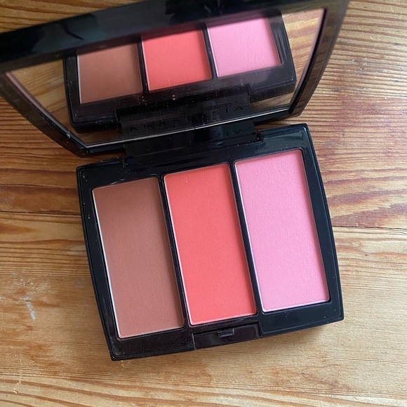 **SOLD** Anastasia Beverly Hills Blush Trio Cocktail Party - Picture 2 of 5